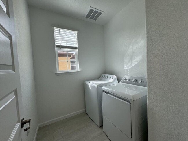 Building Photo - Brand new Lennar Home FOR RENT