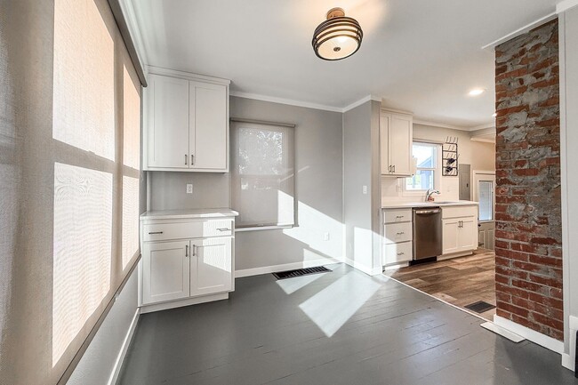 Building Photo - Remodeled 3-Bedrom Richland Alphabet Home ...