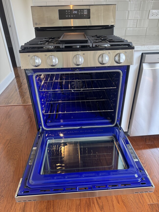 Kitchen - 3429 S Union Ave