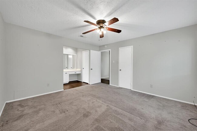 Building Photo - 4730 Temple Bell Dr