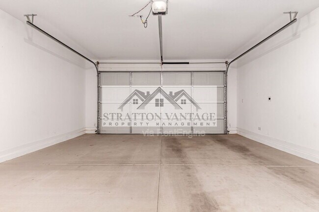 Building Photo - 36595 W Mediterranean Way