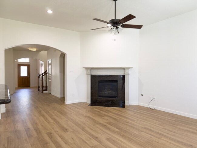 Building Photo - 2802 Ridgeglen Ln