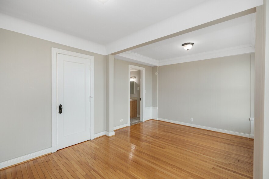 Building Photo - 15 E Kirby St