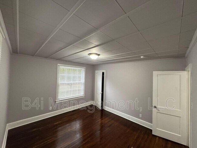 Building Photo - 771 Beaumont Cir