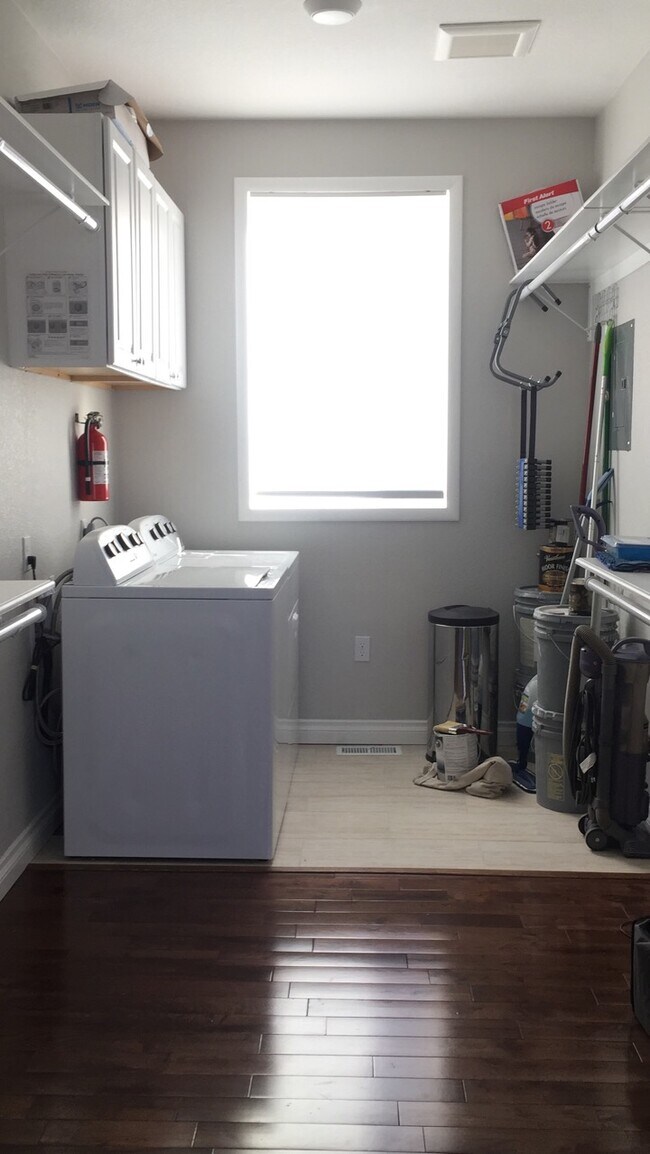 Building Photo - 4090 Jay St