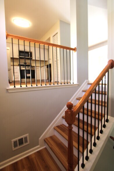 Building Photo - 7827 Hidden Creek Way