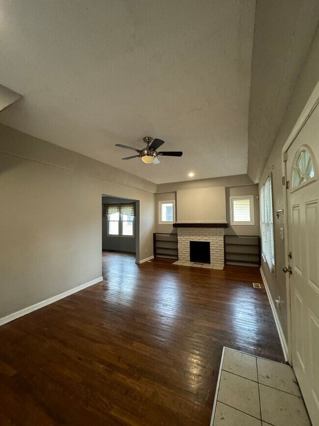 Building Photo - Coming Soon: 3 Bedroom Home Near Zoo & Parks!