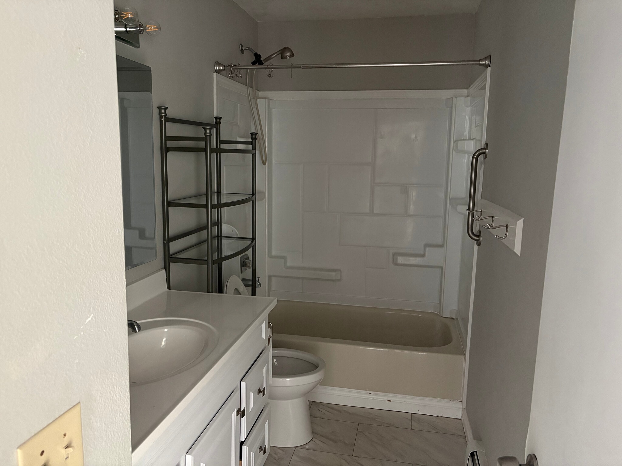 Bathroom - 8000 E 10th Ave