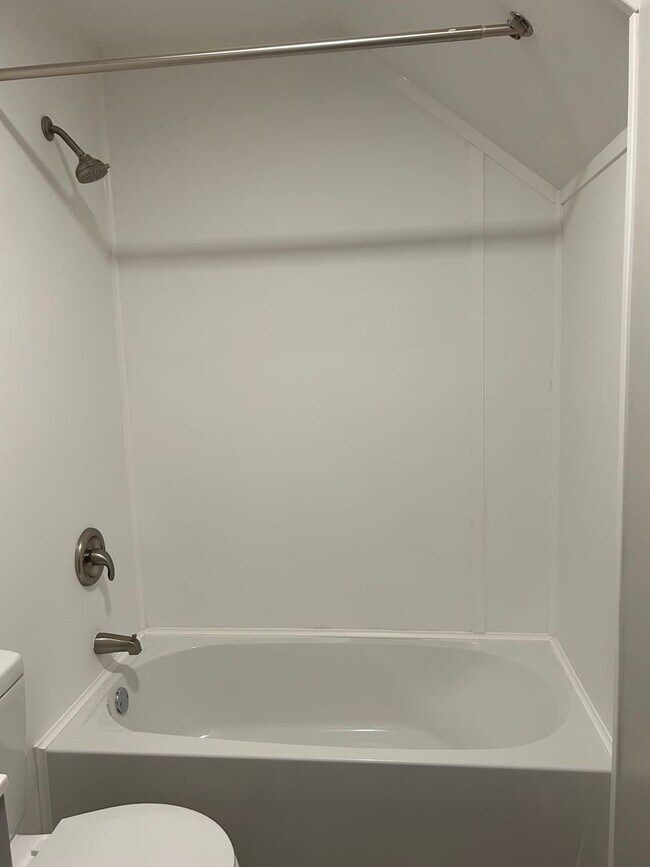 Building Photo - 112 W 3rd St N