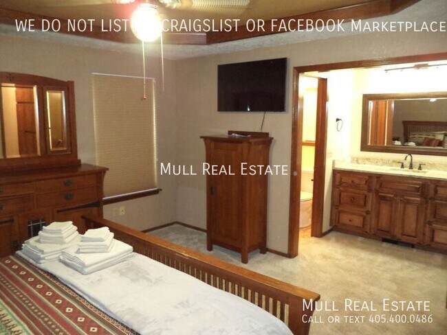 Building Photo - Furnished Single Family Home