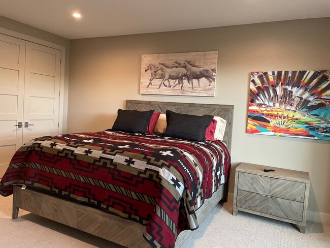 Building Photo - 31 Highnoon Way