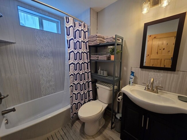 Building Photo - 920 2nd Ave S