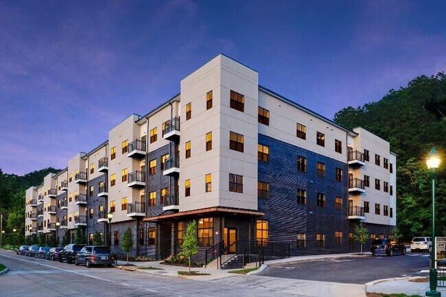Building Photo - 782 Riverfront Pky