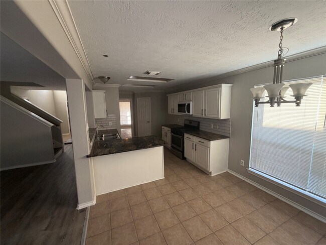 Building Photo - 15343 Court Amber Trail