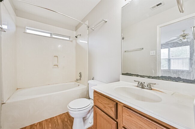 Building Photo - 4714 Montclair Hill Ln
