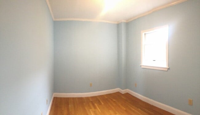 Building Photo - 1146 Cambridge St