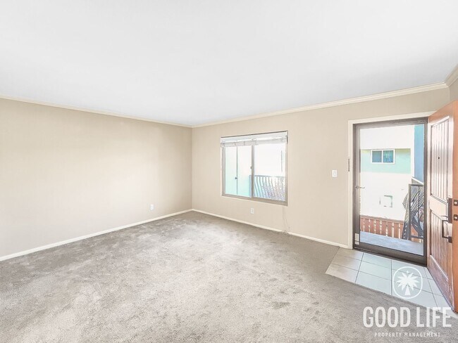 Building Photo - Gorgeous 2B/1.5BA Condo in the Heart of Normal Heights!
