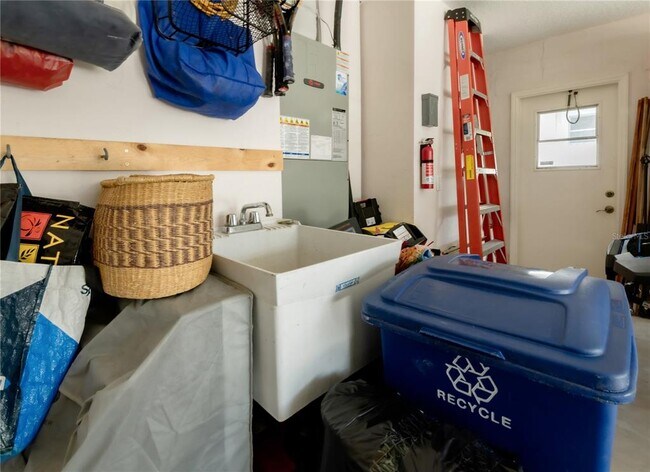 Building Photo - 1152 Clippers Way