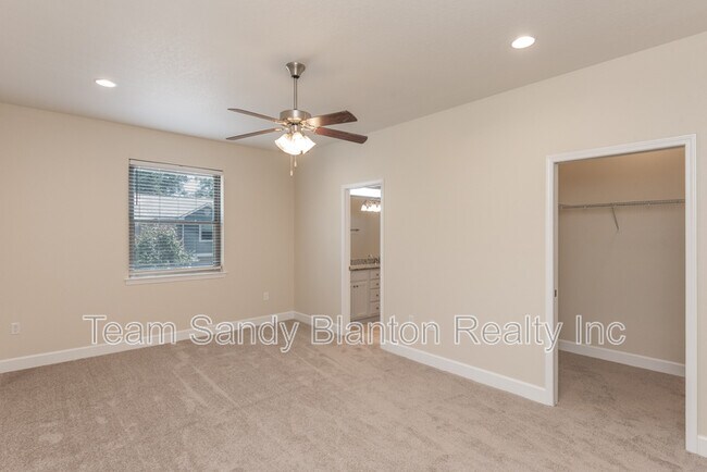 Building Photo - 3508 Mossy Oak Villas Cir