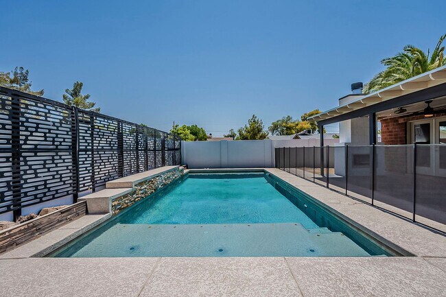 Building Photo - Three bedrooms and POOL in South Scottsdale!