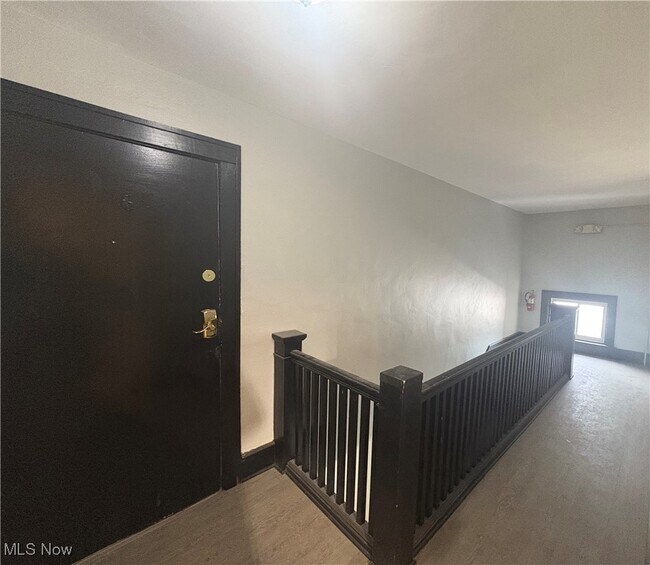 Building Photo - 14236 Lakeshore Blvd