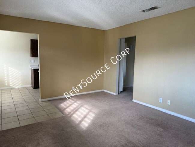 Building Photo - 42000 Blueflax Ave