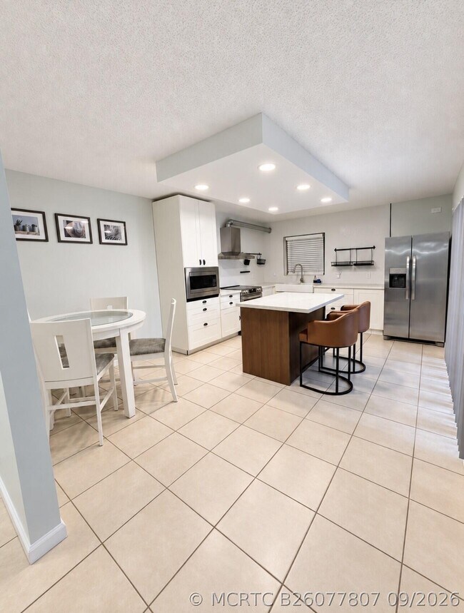 Building Photo - 4039 Palm Bay Cir