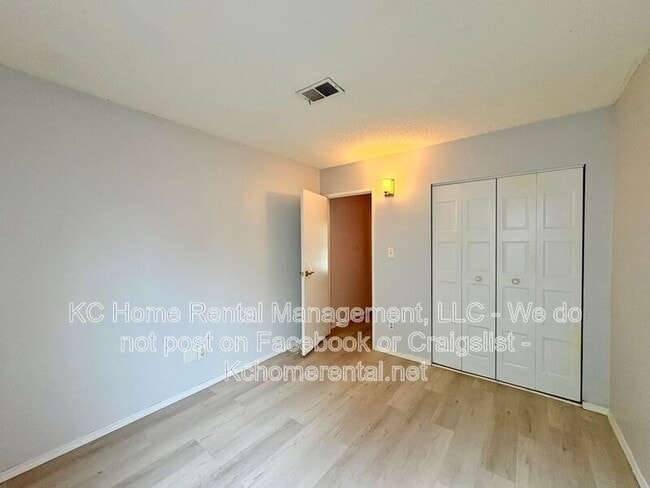 Building Photo - 8027 N Stoddard Ave