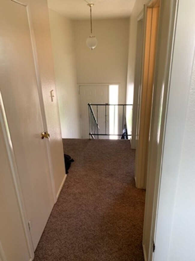 Building Photo - Orem 2 bed 1 bath