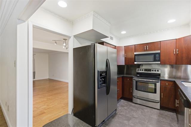 Building Photo - 5818 E University Blvd