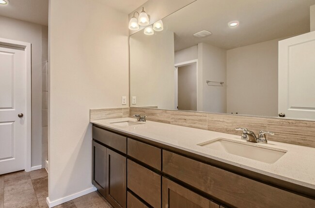 Building Photo - Bethany Beauty: Smart home w/gas range, 2 ...