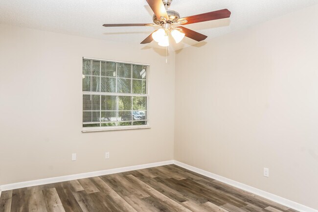 Building Photo - 6576 4th Ln