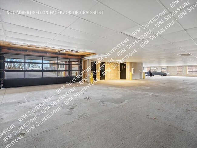 Building Photo - 1401 Walnut Blvd