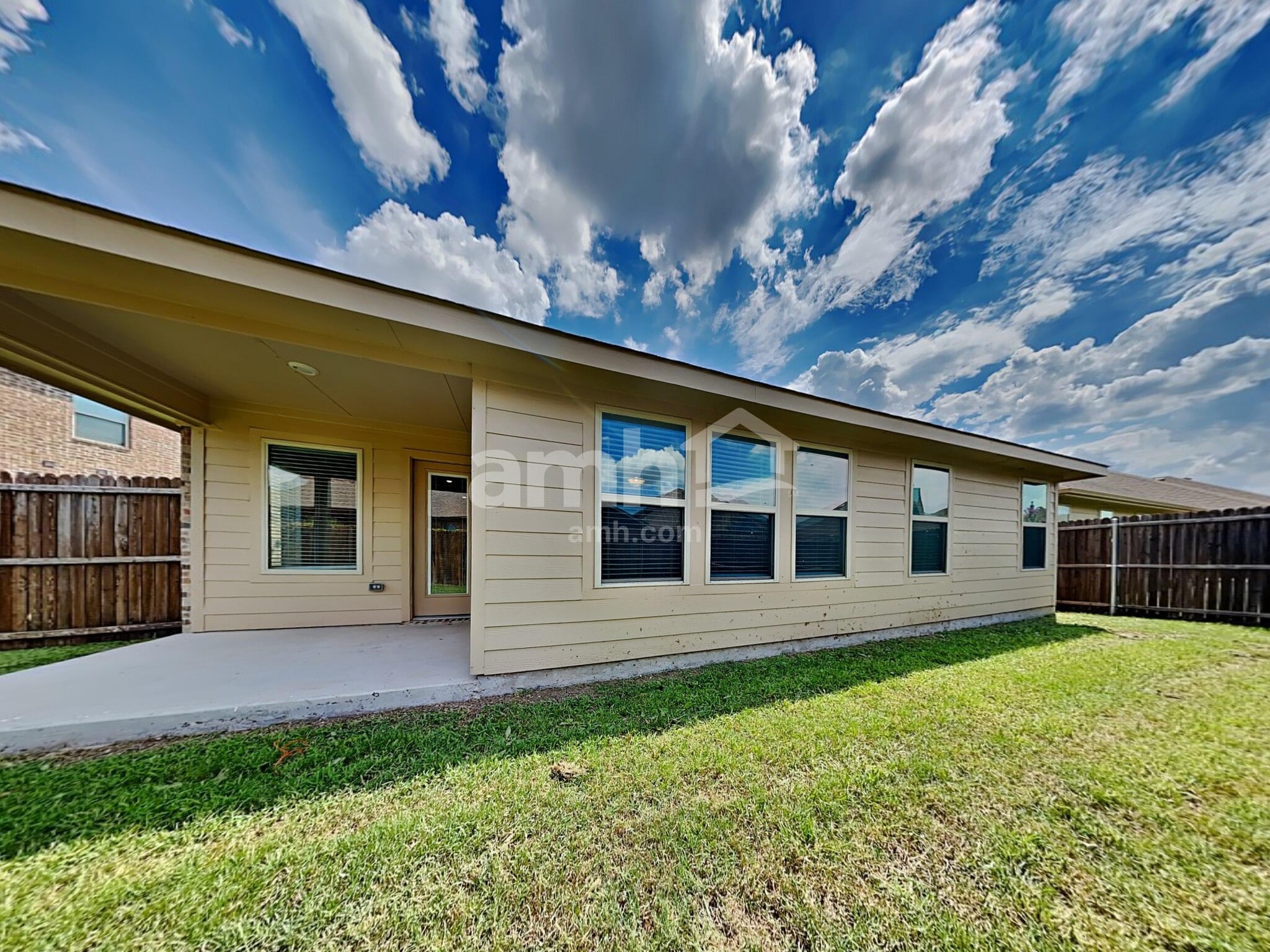 Building Photo - 463 Silverstone Dr