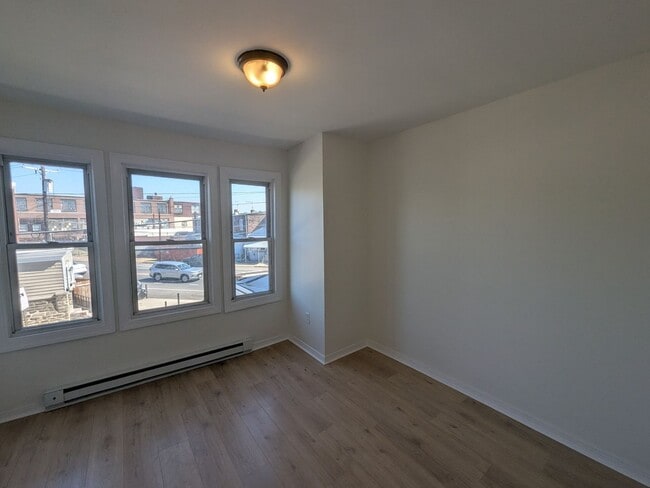 Building Photo - Remodeled Home - Frankford