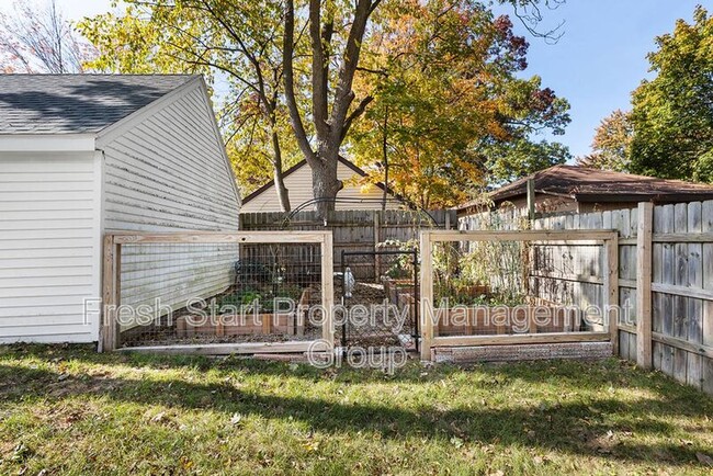 Building Photo - 1813 Kreiser St SE