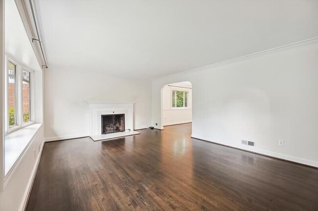 Building Photo - 1824 Allison St NW