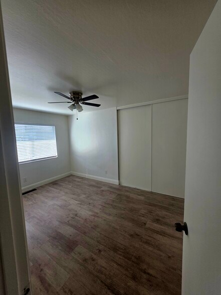 Building Photo - 327 N Lincoln Ave