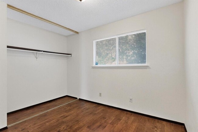 Building Photo - 6605 Bluestone St