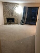 living room - 12515 NE 145th Pl