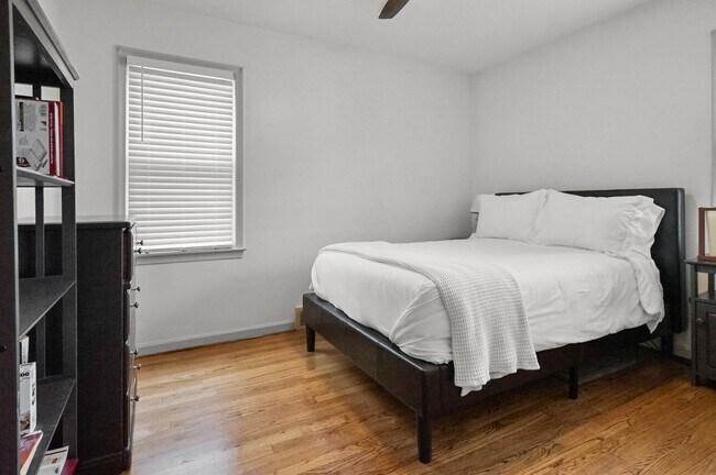 Building Photo - Charming 3-Bedroom Home with Finished Basement in Royal Oak