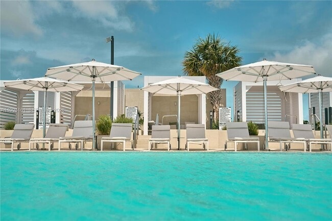 Building Photo - 300 Biscayne Blvd Way