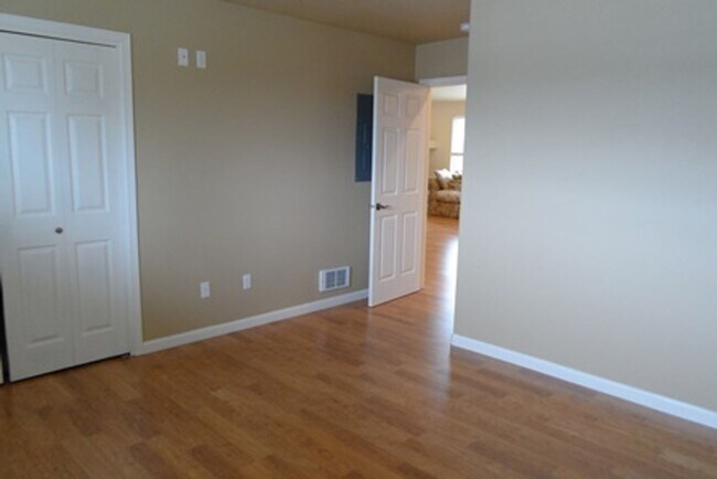 Building Photo - 9996 - Procurement Properties