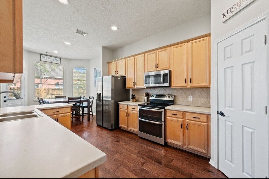 Building Photo - 17310 Scotts Bluff Ct