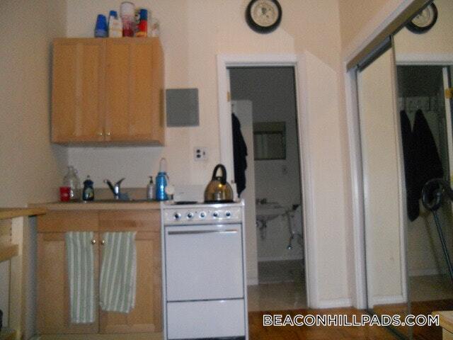 Building Photo - 40 Anderson St