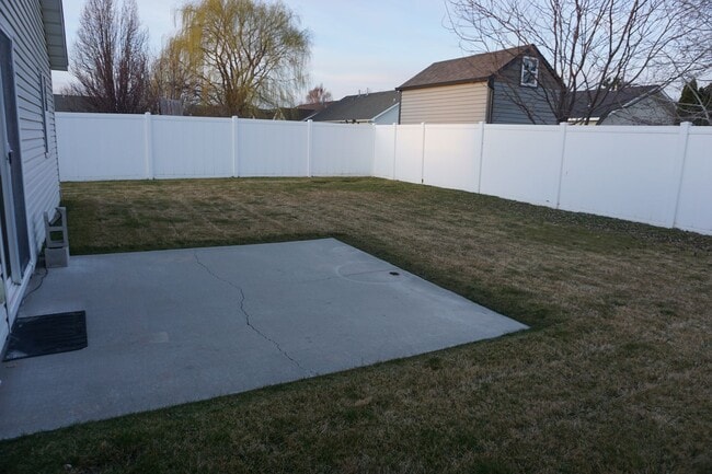 Building Photo - Northeast Twin Falls 3 Bed Home – Minutes to Hospital & Pole Line Access