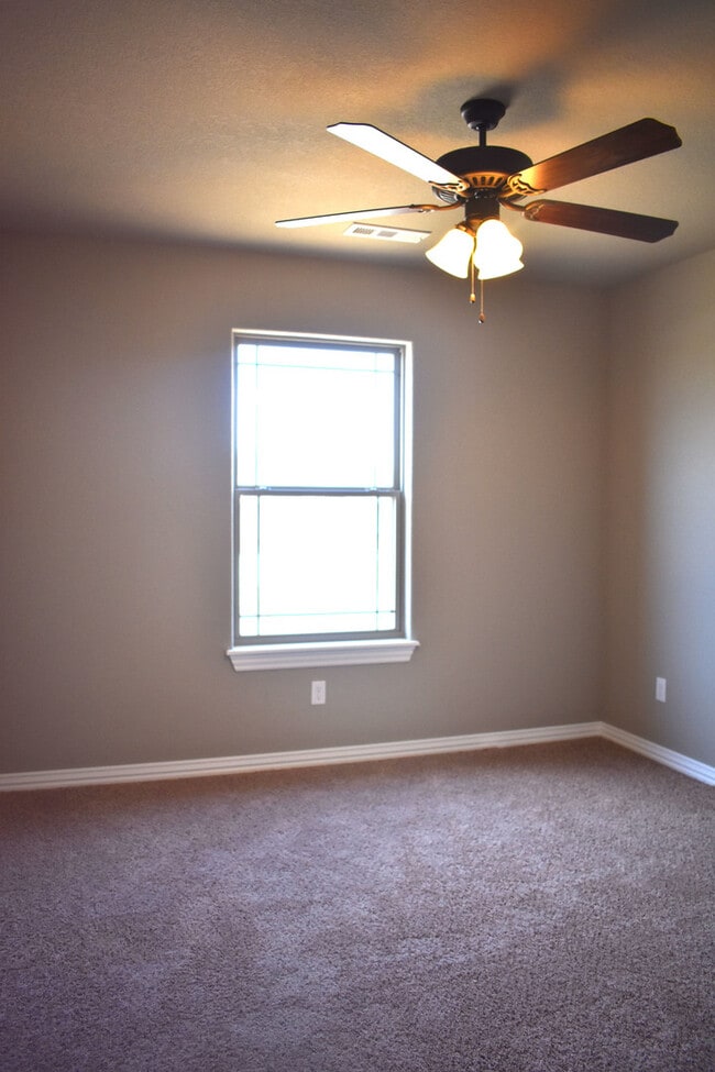 Building Photo - 3 Bedroom 2 Bathroom Home in Prairie Grove.