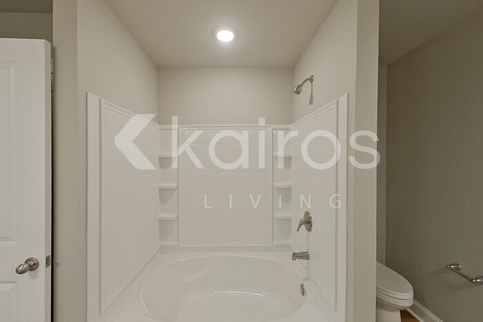 Building Photo - 13751 Pinyon Dr