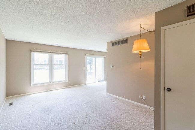 Building Photo - 1332 Truman Pl