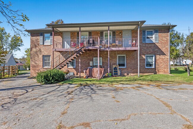 Building Photo - 104 Pleasantview St